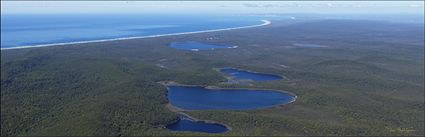 Lake Jennings, Lake Birrbean, Lake Barga, Lake Benaroon - Fraser Island - QLD (PBH4 00 17785)